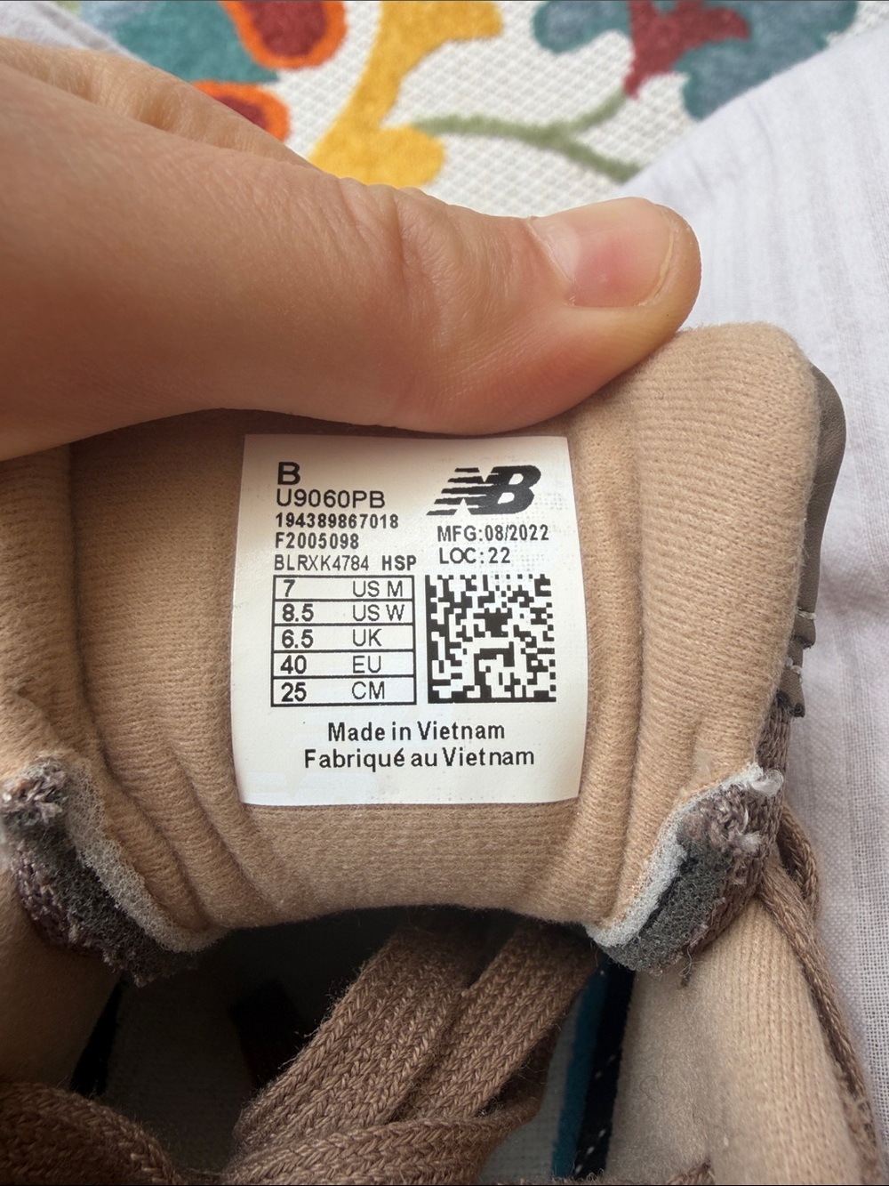 New Balance 9060 Mushroom 8.5 - Picture 12 of 13
